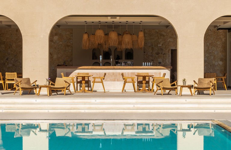 Pool Bar